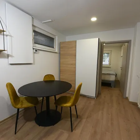 Quiet One-bedroom Near Center Free Parking Apartment Ljubljana