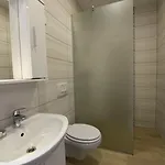 Apartman Quiet One-bedroom Near Center Free Parking