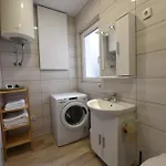 Quiet One-bedroom Near Center Free Parking Apartman *